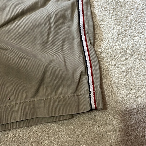 Men’s Khaki short with stripe detail - Picture 3 of 4